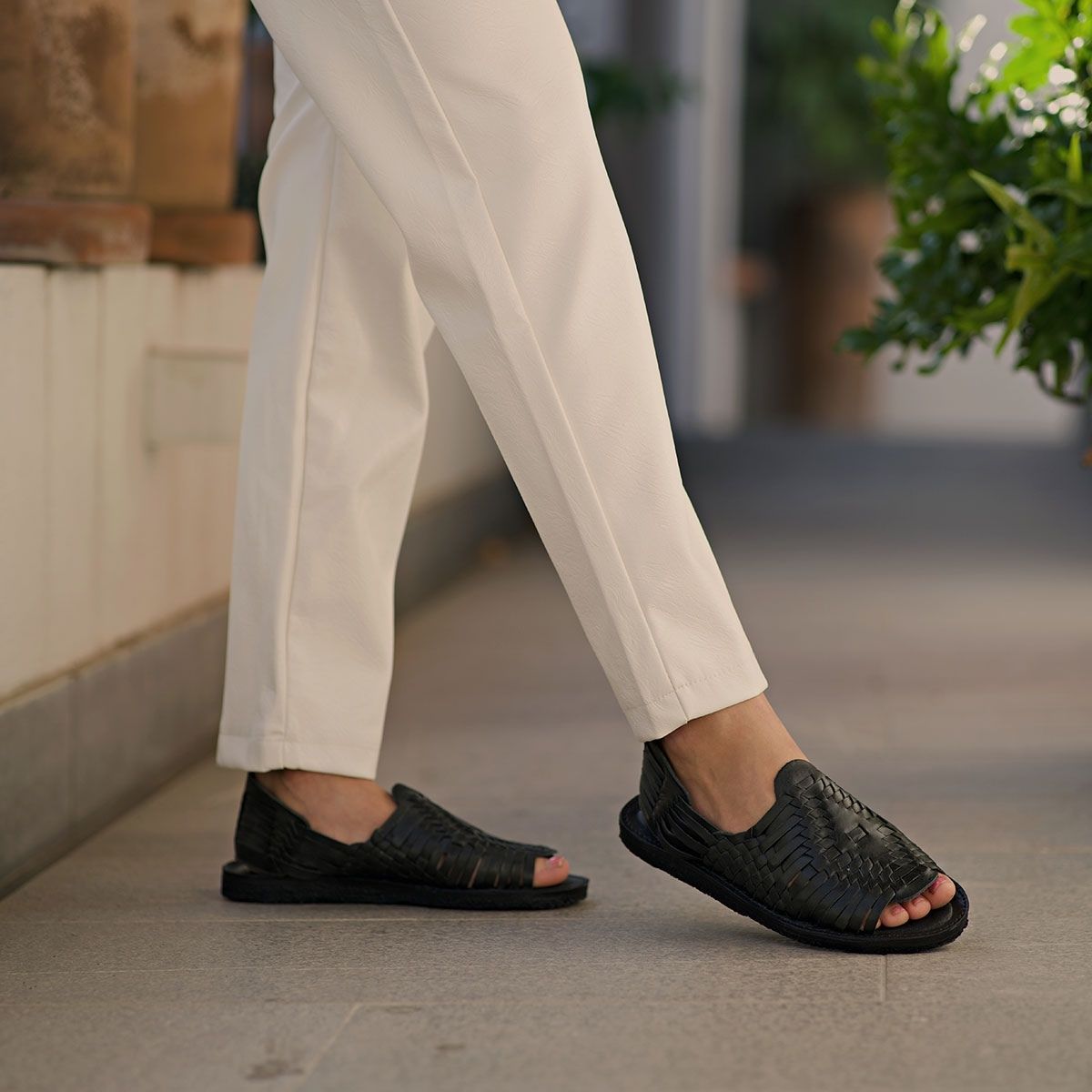 Itzel Black Huaraches orders