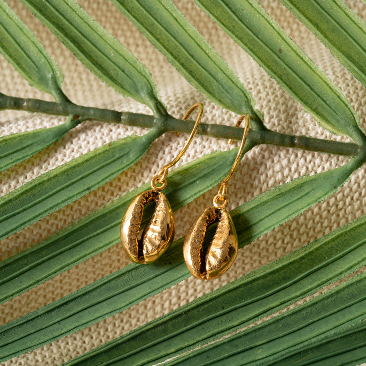 CANO - Concha Earrings Gold