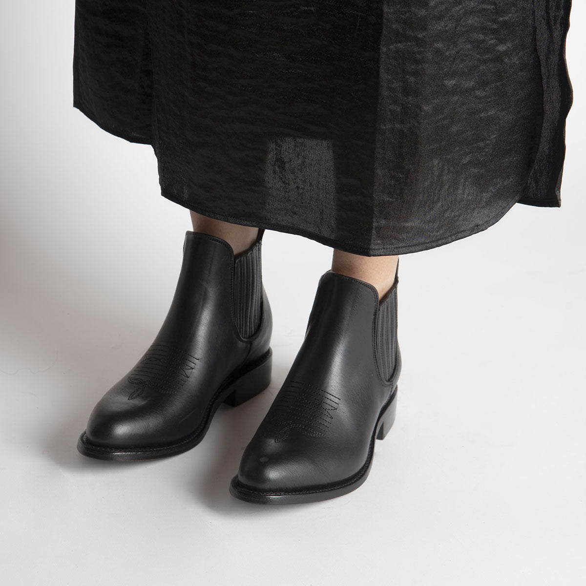 Lifestyle view of Eloisa leather chelsea boot black - CANO