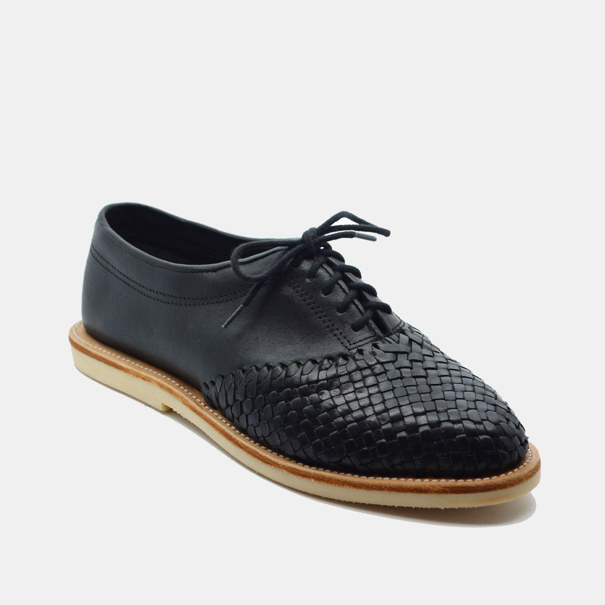 Side view of Cano Hidalgo summer shoe in black