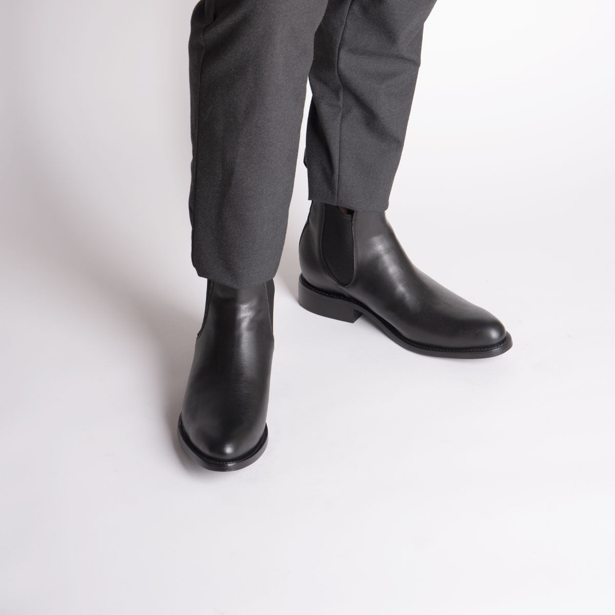 Cano Manuel Chelsea Boot Black mexican lifestyle view